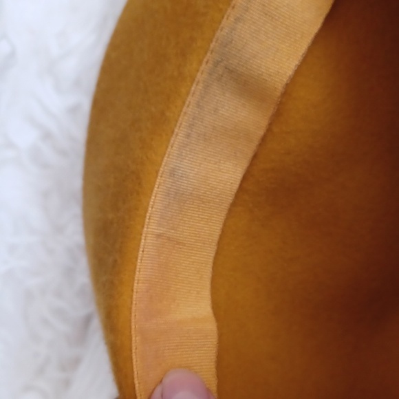 Wool  hat - Picture 7 of 9